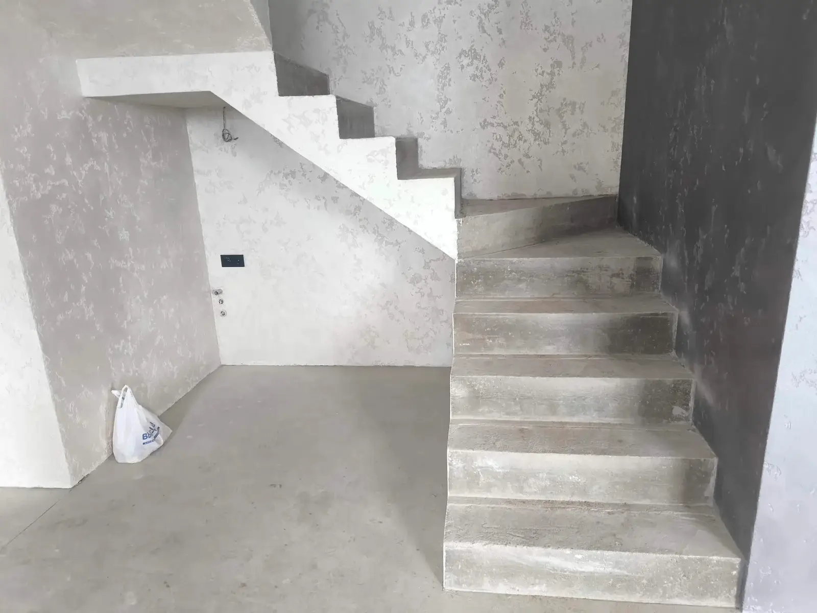 Требуется изготовление перил для лестничного марша в доме